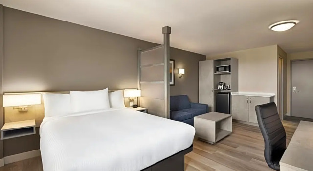 Двухместный номер Business Microtel Inn & Suites Montreal Airport - Dorval QC