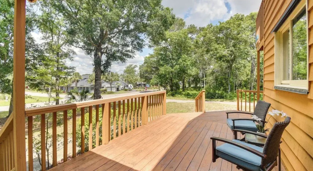 Walk to North Myrtle Beach: Family-friendly Home!, Забронировать Дом для отпуска Виллы Норт-Миртл-Бич, рядом с Possum Trot Golf Club, Вилла