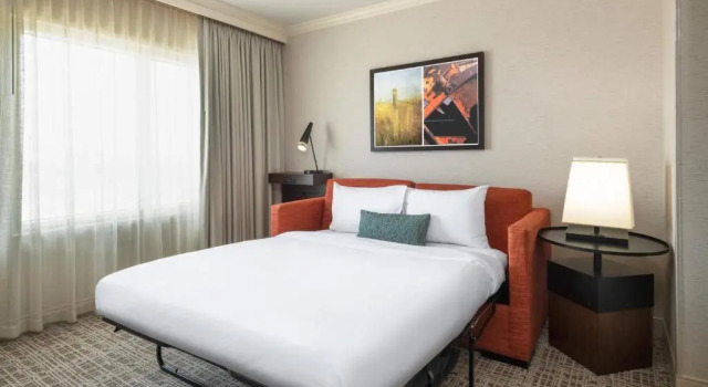 Люкс с видом на горы Renaissance Boulder Flatiron Hotel