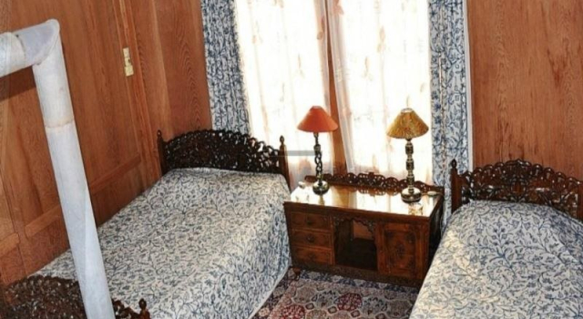 Kashmir Palace Group Of Houseboats