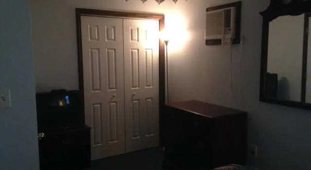 Люкс Freds Inn Restaurant & Lodging