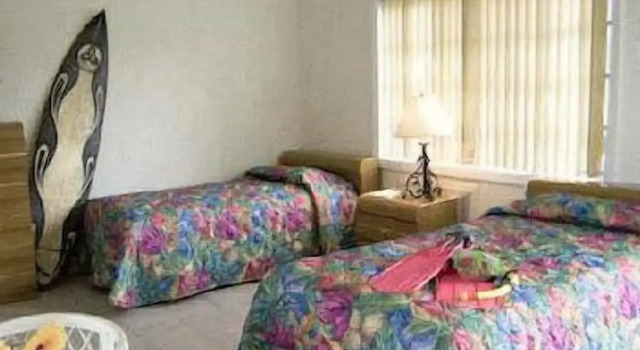 Surfers Manor