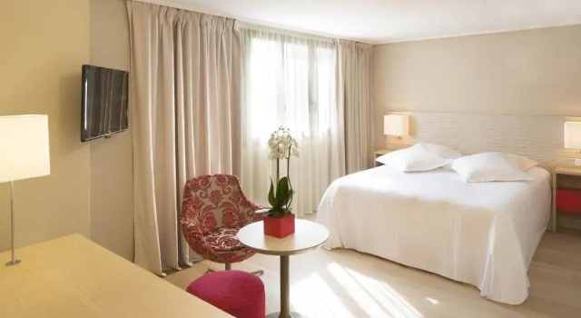 Одноместный номер Standard Hôtel & SPA Oceania LUnivers Tours