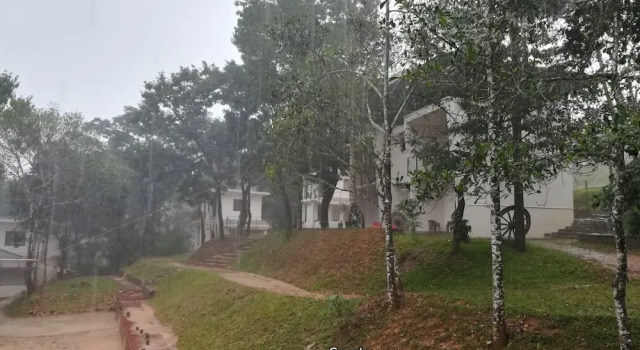 Sereno resort Sakleshpur, Rezerwuj Ośrodek wypoczynkowy Hotele w Bangalore z basenem, Basen