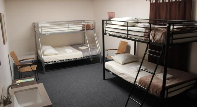 Кровать в общем номере San Juan Island Hostel