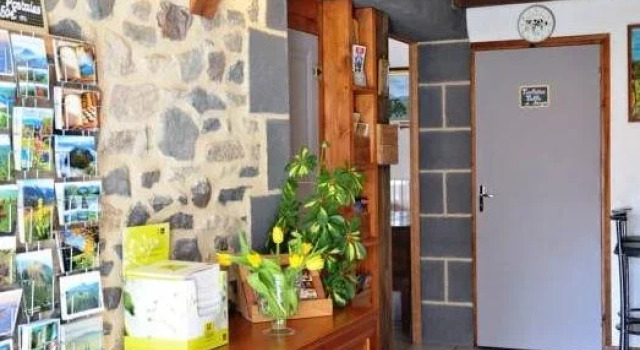 Logis Hôtel Auberge de la Hulotte, Prenota Ostello Ostelli a Alvernia, Ostello