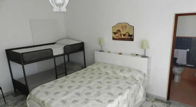 Четырёхместный номер Standard с балконом B&B Anter