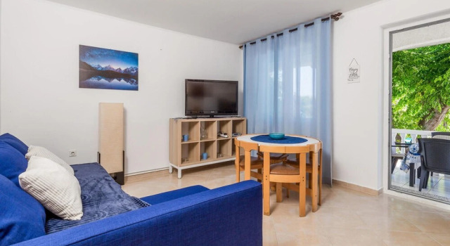 Awesome Apartment in Barbat With Outdoor Swimming Pool, Wifi and 1 Bedrooms, Prenota Appartamento Hotel a Isole Quarnerine con piscina, Piscina