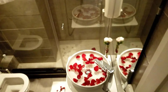 Полулюкс RENT-INN Suites Hotel