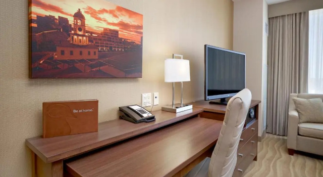 Люкс Homewood Suites by Hilton Halifax - Downtown