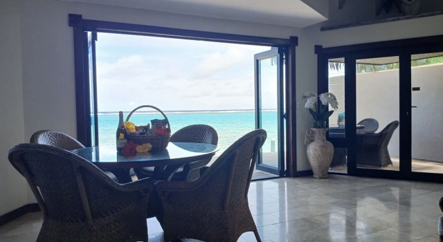 Luxury Villa beachfront Reflections On Rarotonga