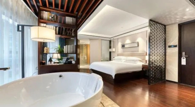 Люкс Luxury Lin'an SSAW Boutique Hotel