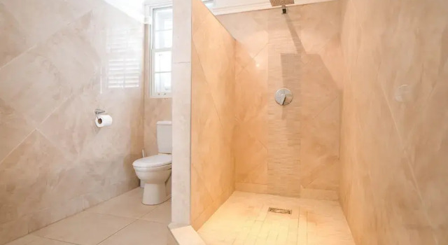 Cottage Large Townhouse with Plunge Pool, 3 mins from Beach - Turtle View 2 by BSL Rentals