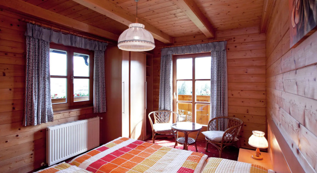 Wooden Holiday Home in Wagrain with Balcony, Rezerwuj Hotel Hotele w Salzburg z parkingiem, Parking