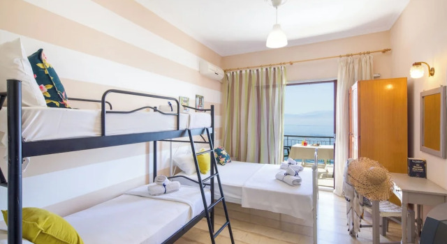 Четырёхместный семейный номер Standard с видом на море Corfu Bay sea view apartments 100m from the beach