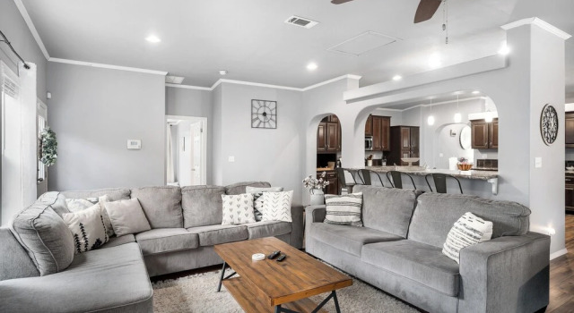 Коттедж Hill Country Gem: Sunset Deck, Hot Tub & Fire Pit