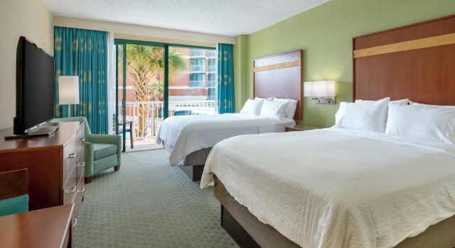Номер Standard с балконом Holiday Inn & Suites Virginia Beach - North Beach by IHG