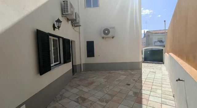 Vila Magna near The Strip with BBQ, AC, Balcony, Parking, 4 TVs and Free wifi, Забронировать Отель Отели Алгарви с парковкой, Парковка