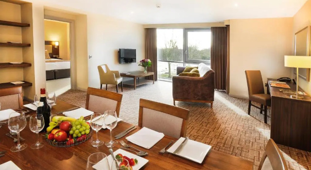 Полулюкс Heston Hyde Hotel