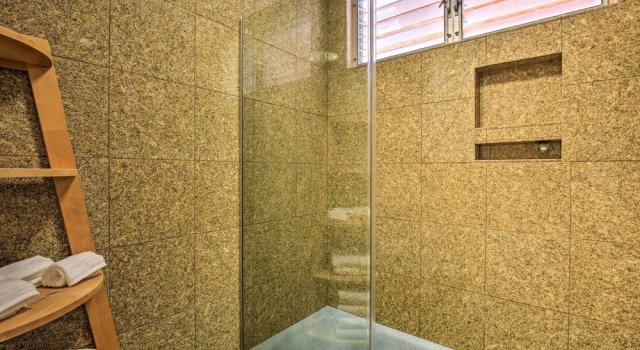 Коттедж Kailua-kona Home w/ Tropical Bar: Walk to Beach!
