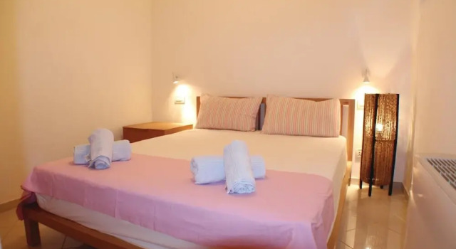 Awesome Home in Perdika With Wifi and 6 Bedrooms, Rezerwuj Hotel Hotele w Saronic Islands z parkingiem, Parking
