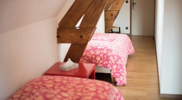 Семейный номер Standard Logis Hôtels - Hôtel Restaurant Domaine Les Falaises