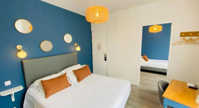Трёхместный номер Comfort Hotel Saint-Michel