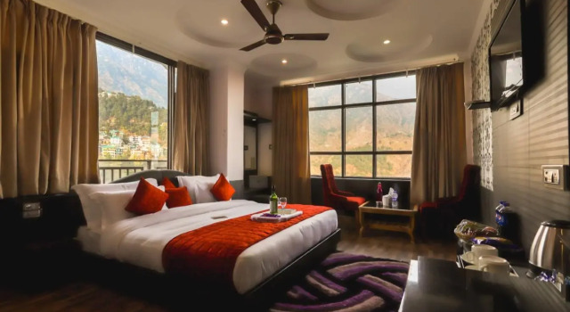 Номер Superior Holiday Hill Mountain View with Balcony