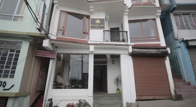 The Golden Leaf, Забронировать Отель Отели Дарджилинг 3 звезды, рядом с Храм Махакал Мандир, 3*