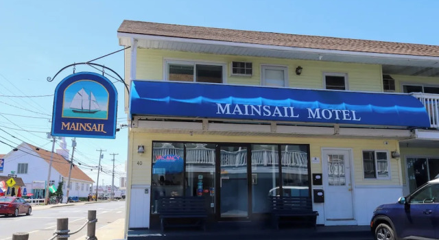 Mainsail Inn & Cottages, Varaa Hotelli Hotellit New England uima-altaalla, Uima-allas