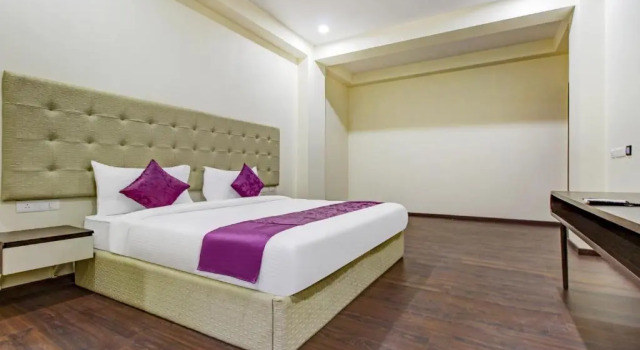 Номер Deluxe Hotel Mavens Orange Gurgaon