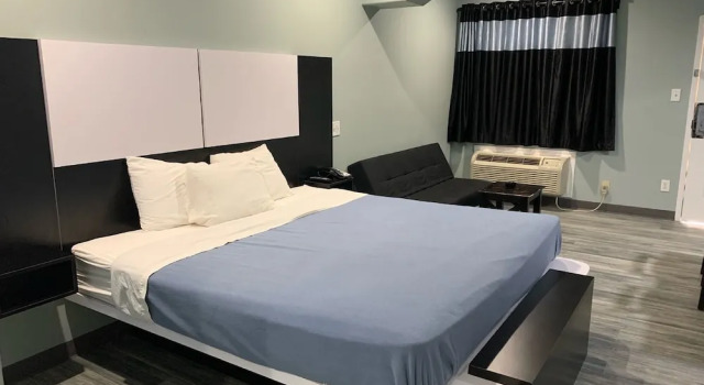 Двухместный номер Standard Crystal Suites