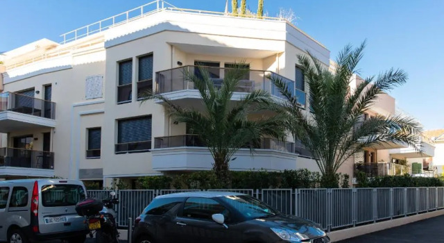 KIKILOUE CANNES 2 BEDROOM WITH GARDEN In the heart of Palm Beach