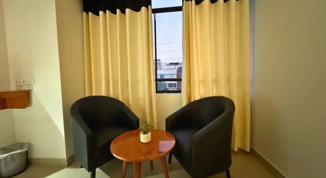 Полулюкс City Tower Hotel
