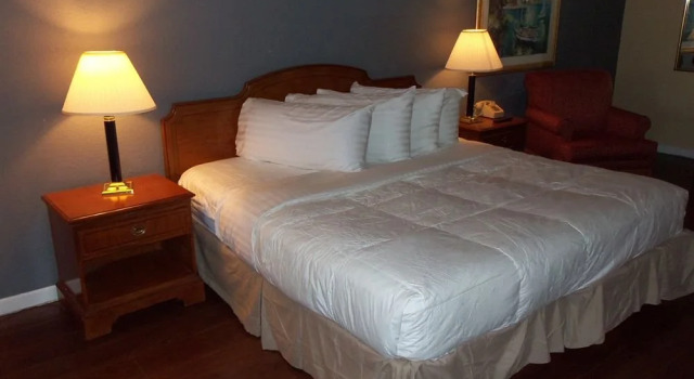 Claremont Hotel Kissimmee, Varaa Hotelli Lake Buena Vista 