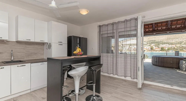 Amazing Home in Grebastica With Wifi and 4 Bedrooms, Забронировать Отель Отели Шибеник 3 звезды, 3*