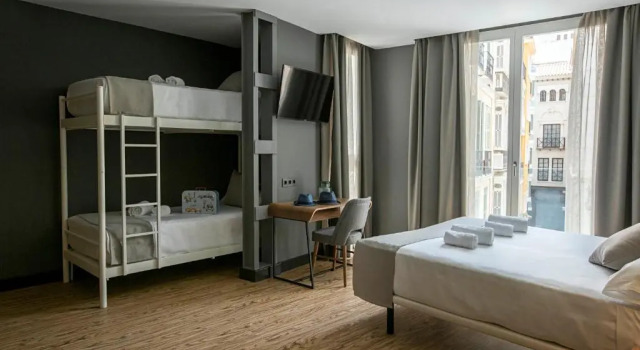 Четырёхместный номер Standard Málaga Premium Hotel