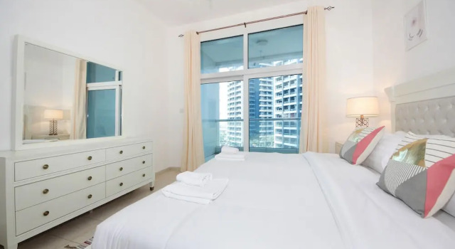 Signature Holiday Homes - Al Fahad Dubai
