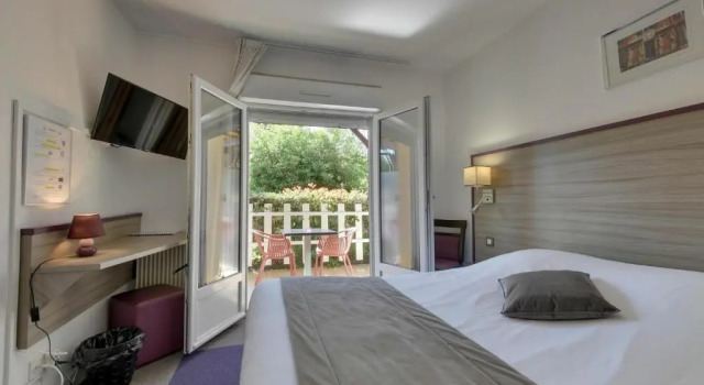 Номер Superior Contact Hôtel ONice Saintes