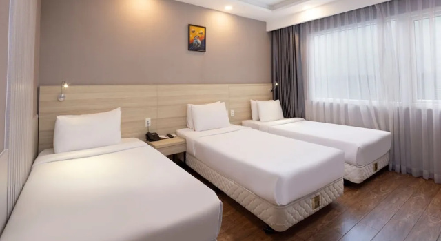 Трёхместный номер Deluxe Viet Lotus Saigon Hotel