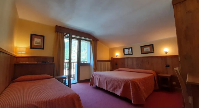 Трёхместный номер Standard Hotel Crampon