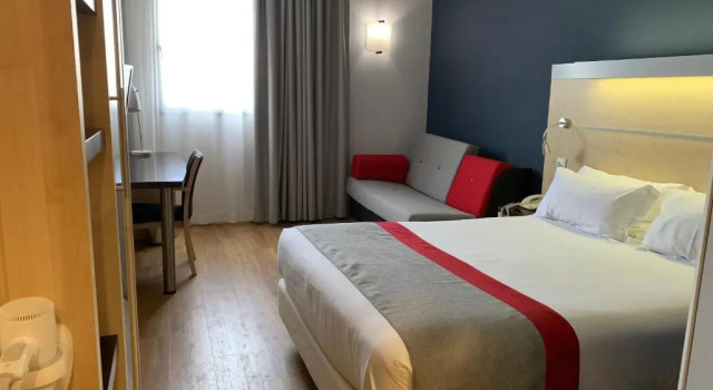 Трёхместный номер Standard Holiday Inn Express Vitoria by IHG