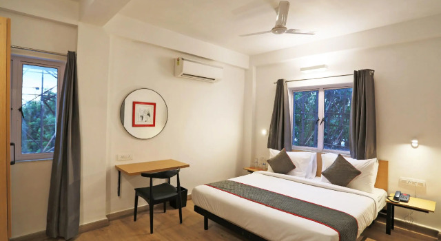 OYO Townhouse 195 Aarya Inn Salt Lake