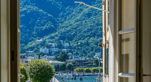 Central Lake View Apartment Crespi in Como, Забронировать Апартаменты/квартира Отели Комо с парковкой, рядом с Площадь Кавур, Парковка