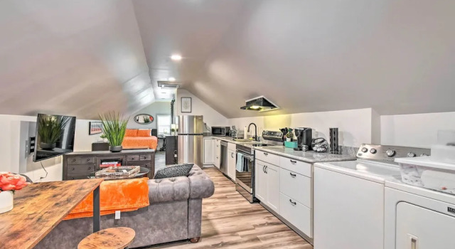 Апартаменты Fayetteville Apartment w/ Yard: Pets Welcome!