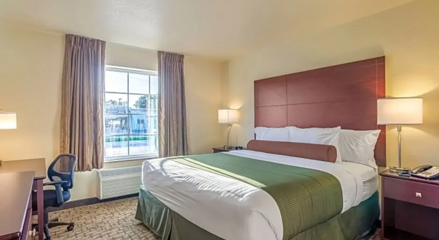 Номер Standard Cobblestone Inn & Suites - Bridgeport