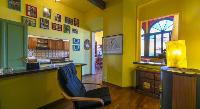 Painted Window by the lake, Prenota Hotel Leggiuno Lombardia