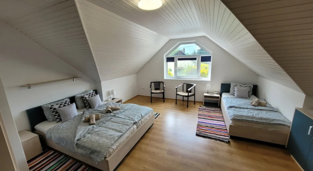 Sleeps 18 - Lakeview - House - Vonyarcvashegy, Забронировать Дом для отпуска Виллы Вонярцвашхедь, рядом с Kitaibel belvedere, Вилла