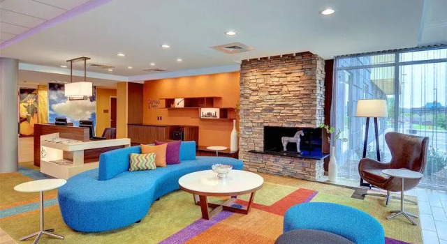 Кровать в общем номере Fairfield Inn & Suites by Marriott Nashville Downtown-MetroCenter