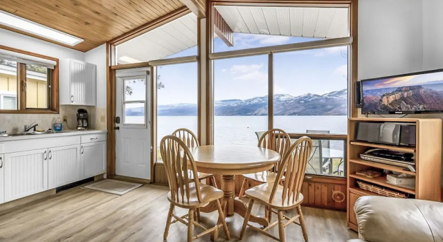 Cozy Cottage by the Lakeshore 4, Buchen Sie Ferienhaus West Kelowna 